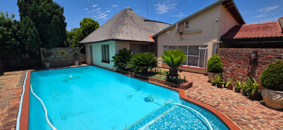 8 Bedroom Property for Sale in Meiringspark North West